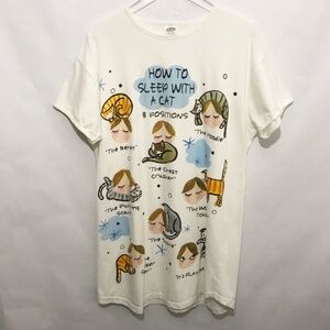 How To Sleep With A Cat Short Sleeve Cotton Sleep Tee O/S Cat Lovers Comfy